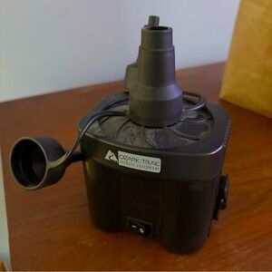 Electric Air Pump 110V Inflator/Deflator Pump for Air Mattress not tested